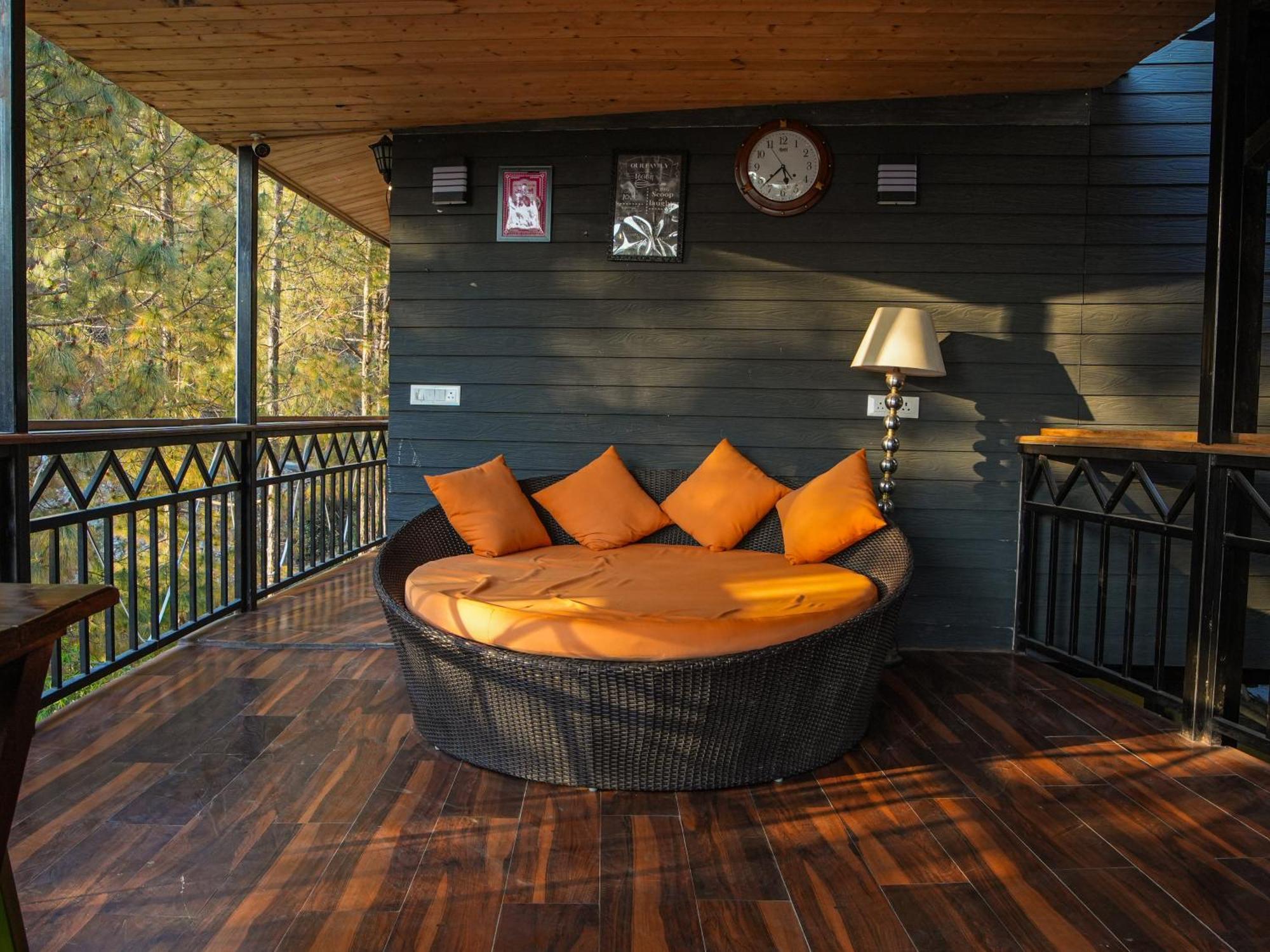 Отель Thehimalayanliving Whistling Pines Муктешвар Экстерьер фото